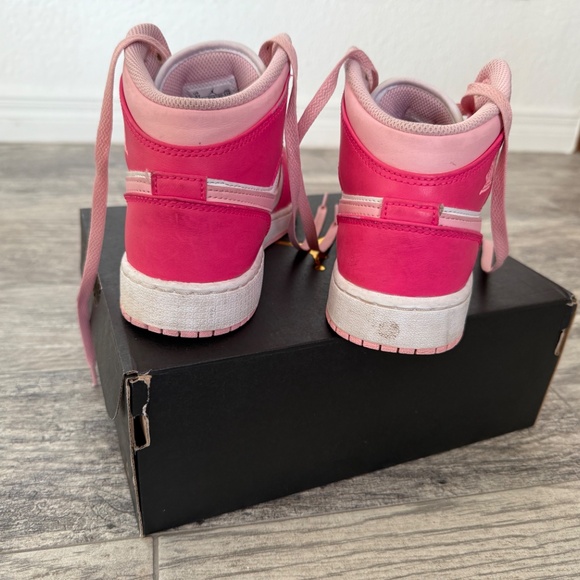 Youth Air Jordans - Picture 3 of 4